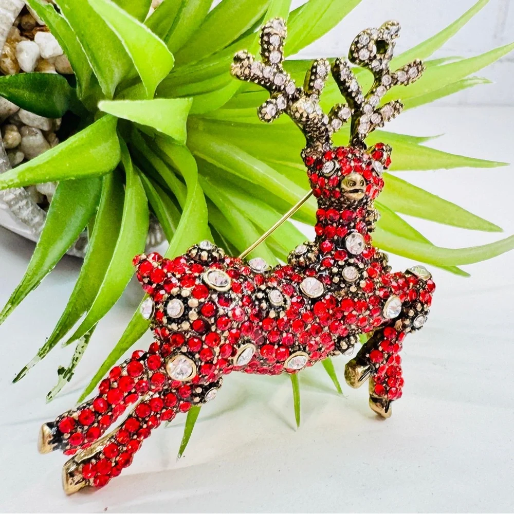 Large Red Crystal Rhinestone Gold Tone Reindeer Christmas Holiday Brooch